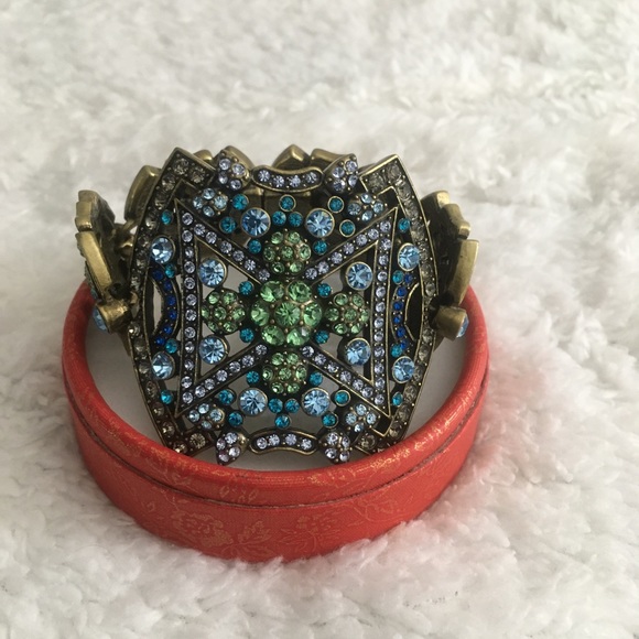 LaVintage Antique Brass Swarovski Cuff Bangle - Picture 7 of 9